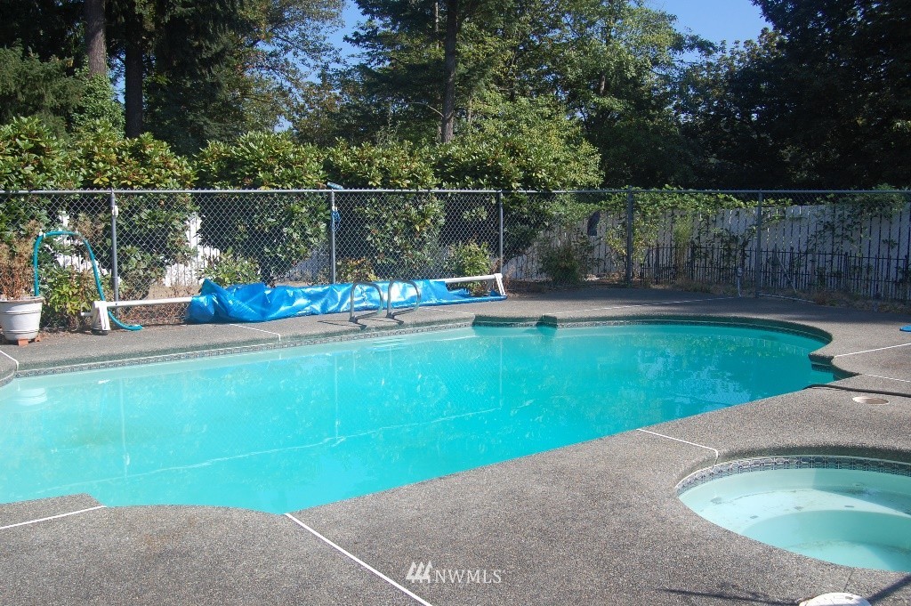 2314 Northeast 28th Street Renton, WA 98056 - Photo 4 of 25