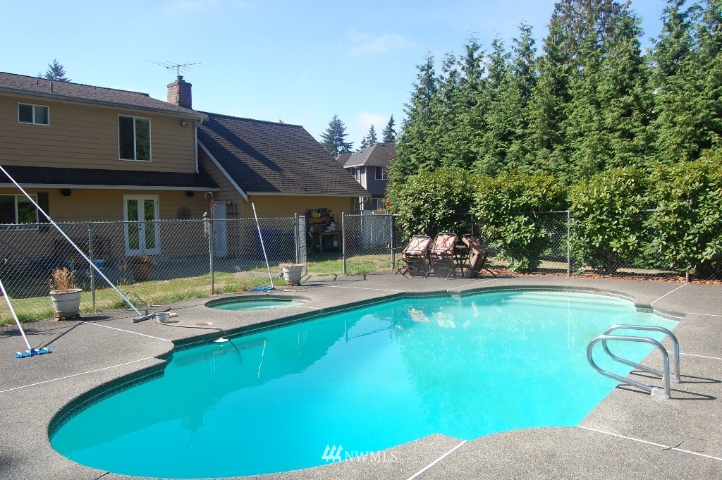 2314 Northeast 28th Street Renton, WA 98056 - Photo 5 of 25