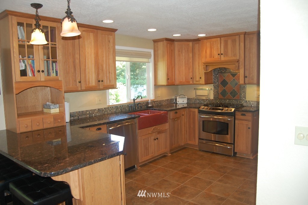 2314 Northeast 28th Street Renton, WA 98056 - Photo 6 of 25