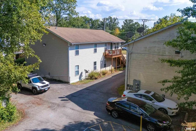 $1,250,000 | 902 West Mill Street, Unit 904 906 908, Carbondale, IL 62901