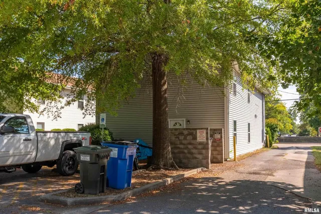 $1,250,000 | 902 West Mill Street, Unit 904 906 908, Carbondale, IL 62901