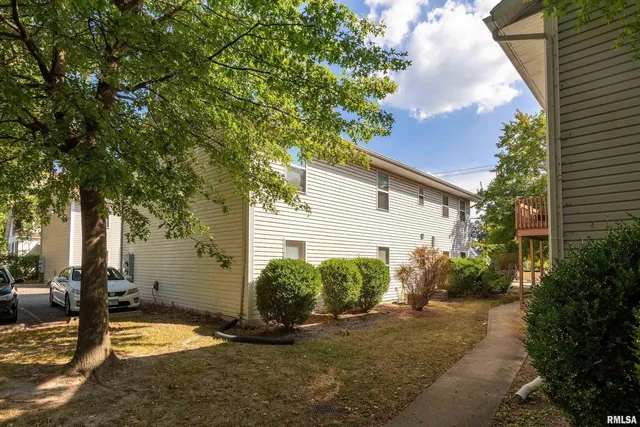 $1,250,000 | 902 West Mill Street, Unit 904 906 908, Carbondale, IL 62901