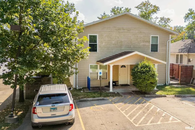 $1,250,000 | 902 West Mill Street, Unit 904 906 908, Carbondale, IL 62901