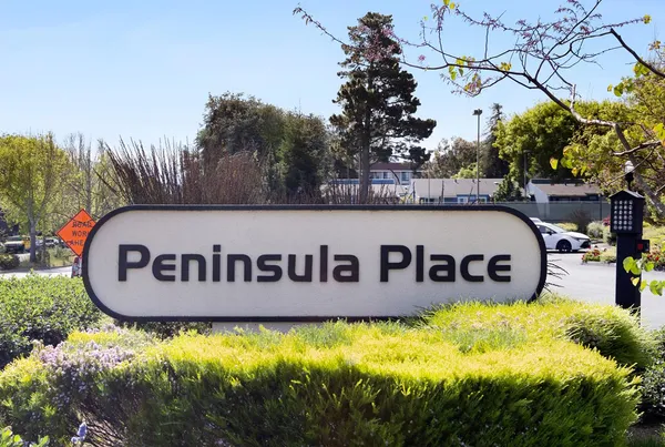 a sign that is sitting on the side of the road