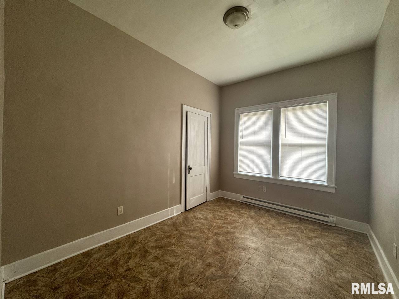 831 North 9th Street Springfield, IL 62702 - Photo 5 of 7
