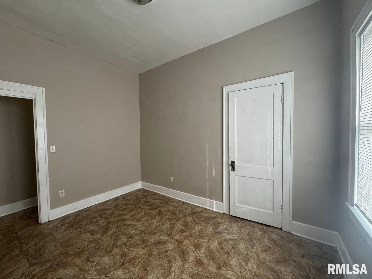 831 North 9th Street Springfield, IL 62702 - Photo 6 of 7