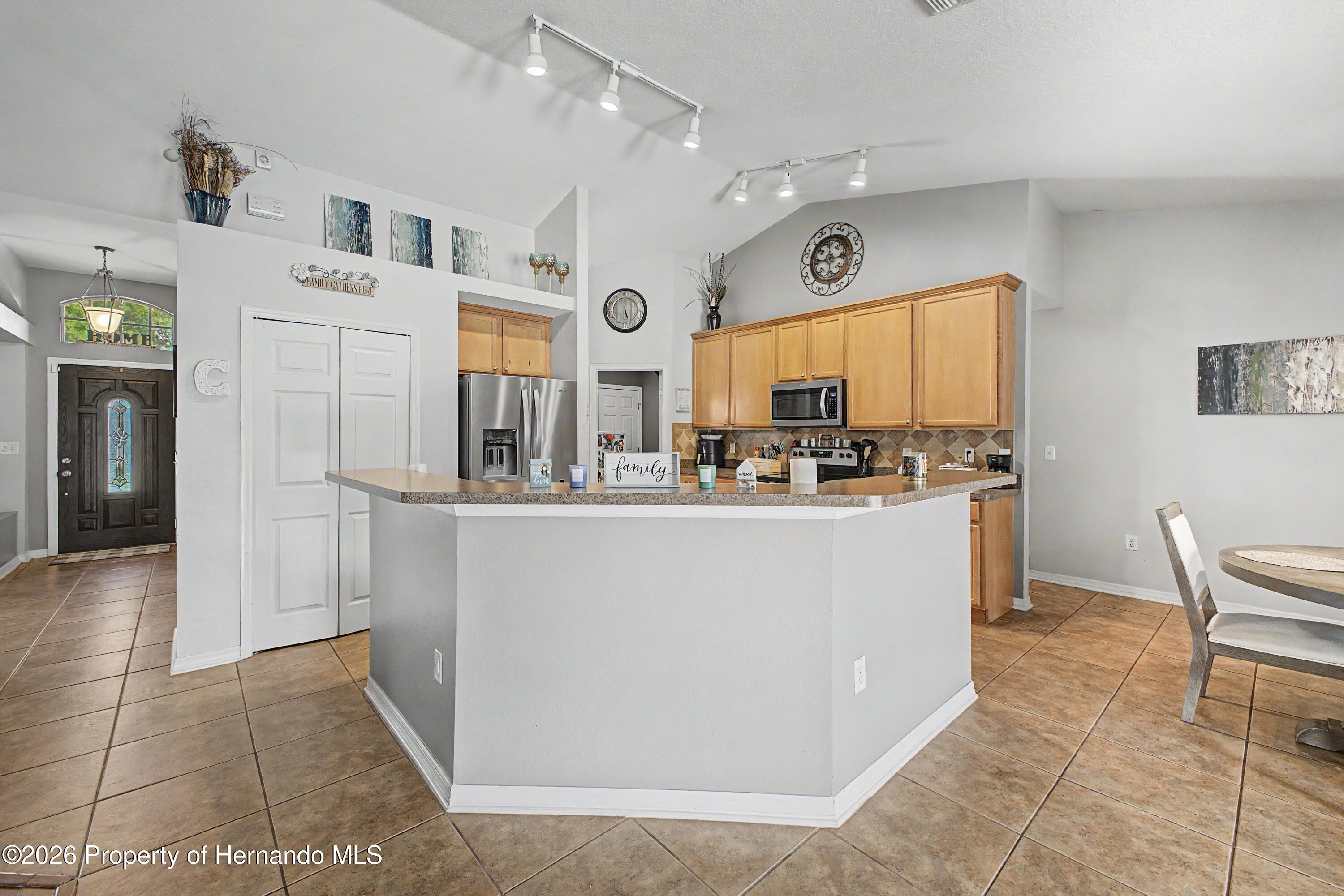 2262 Gaucho Avenue Spring Hill, FL 34608 - Photo 19 of 53 15_5W1A0336