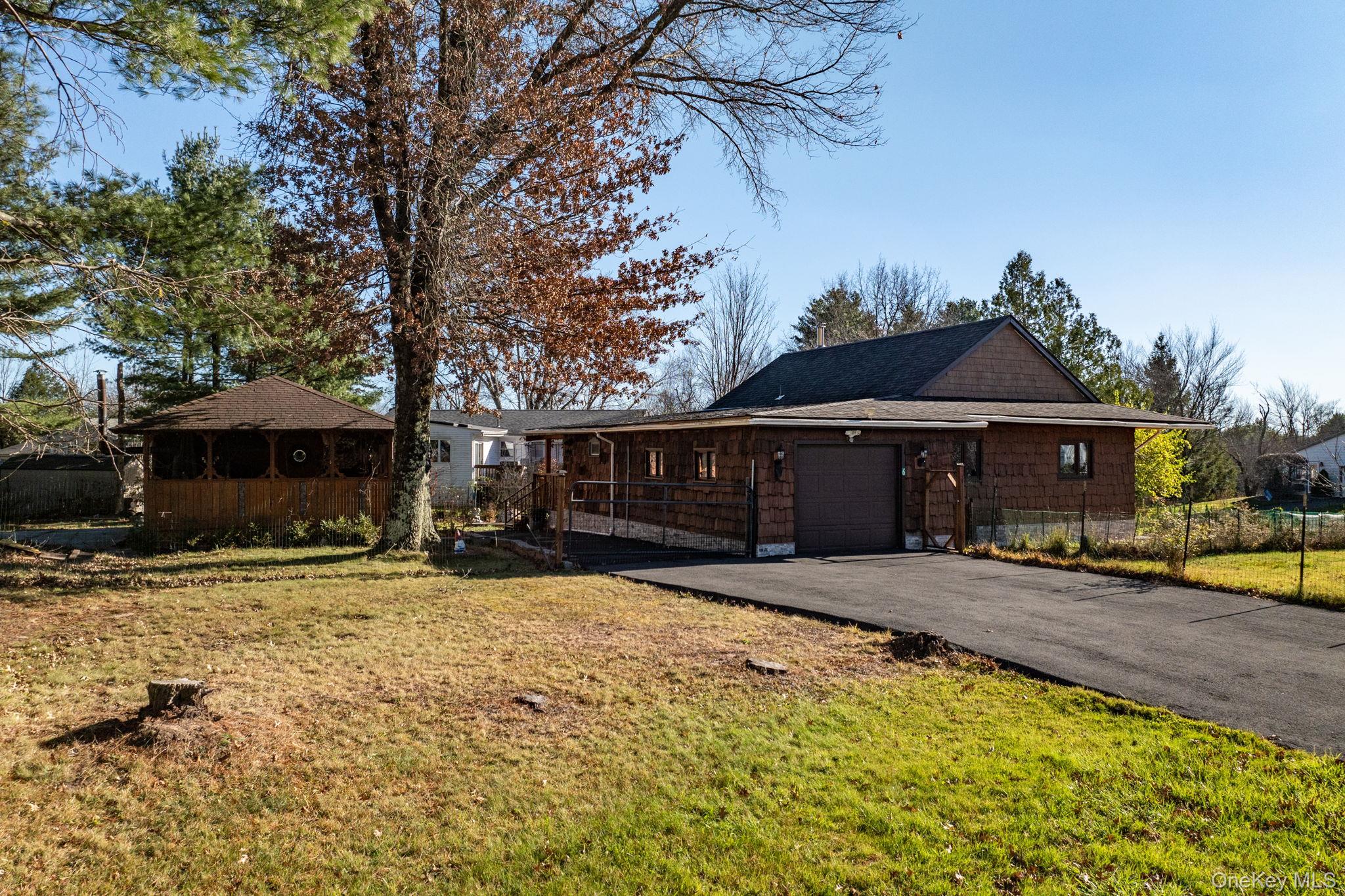 6 Medallion Road Kiamesha Lake, NY 12751 - Photo 3 of 47