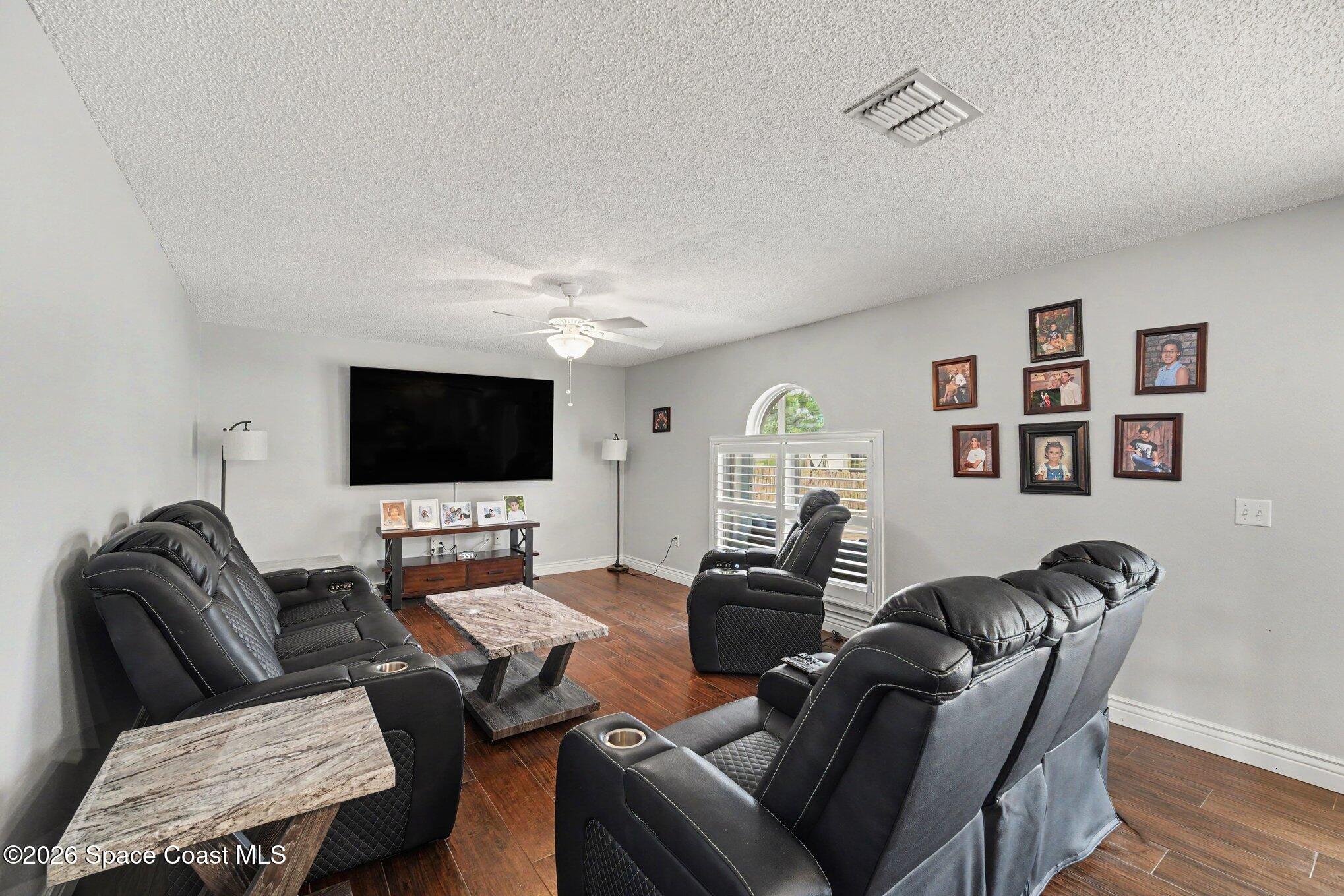6101 Corning Road Cocoa, FL 32927 - Photo 7 of 40 007_file_4575