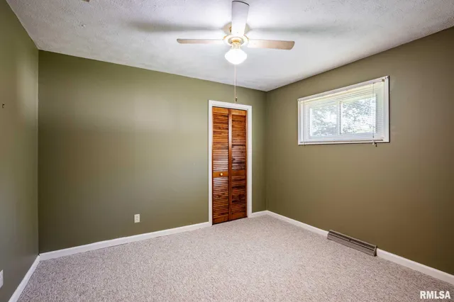 $198,000 | 109 Weisbrook Lane, Carterville, IL 62918