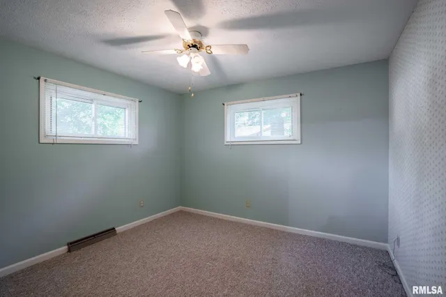 $198,000 | 109 Weisbrook Lane, Carterville, IL 62918