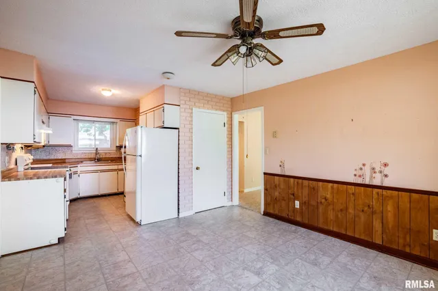 $198,000 | 109 Weisbrook Lane, Carterville, IL 62918