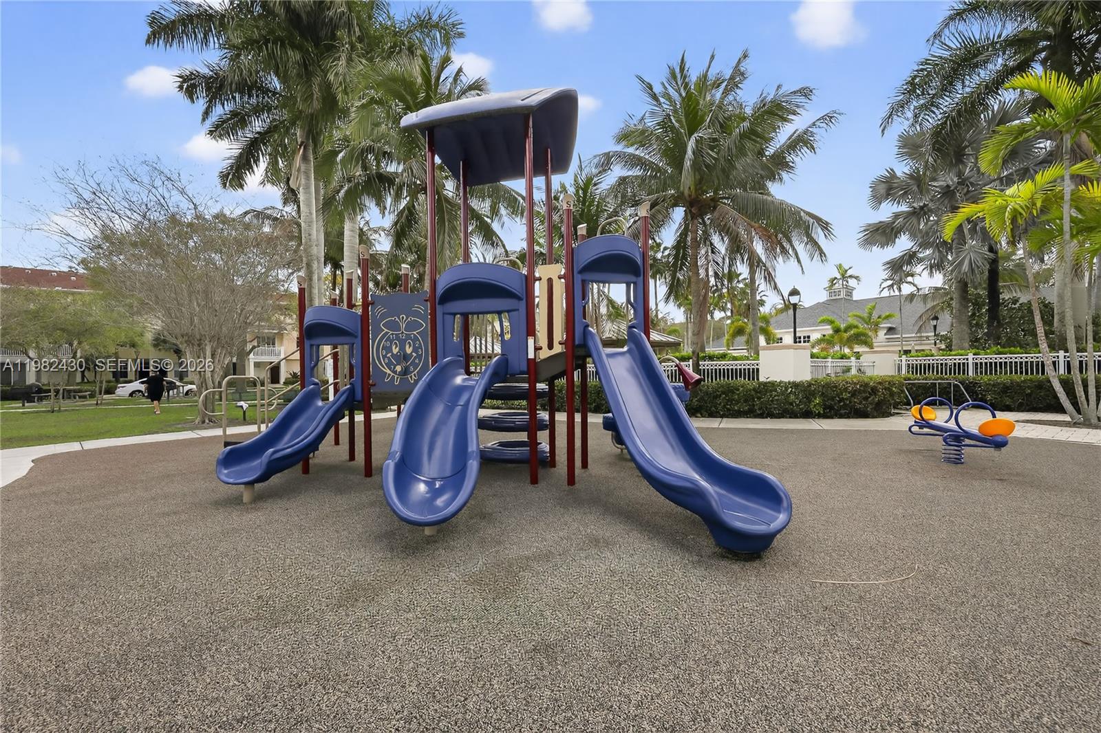 156 Aragon Way, Unit 103 Jupiter, FL 33458 - Photo 28 of 30 a view of outdoor space with garden and entertaining space