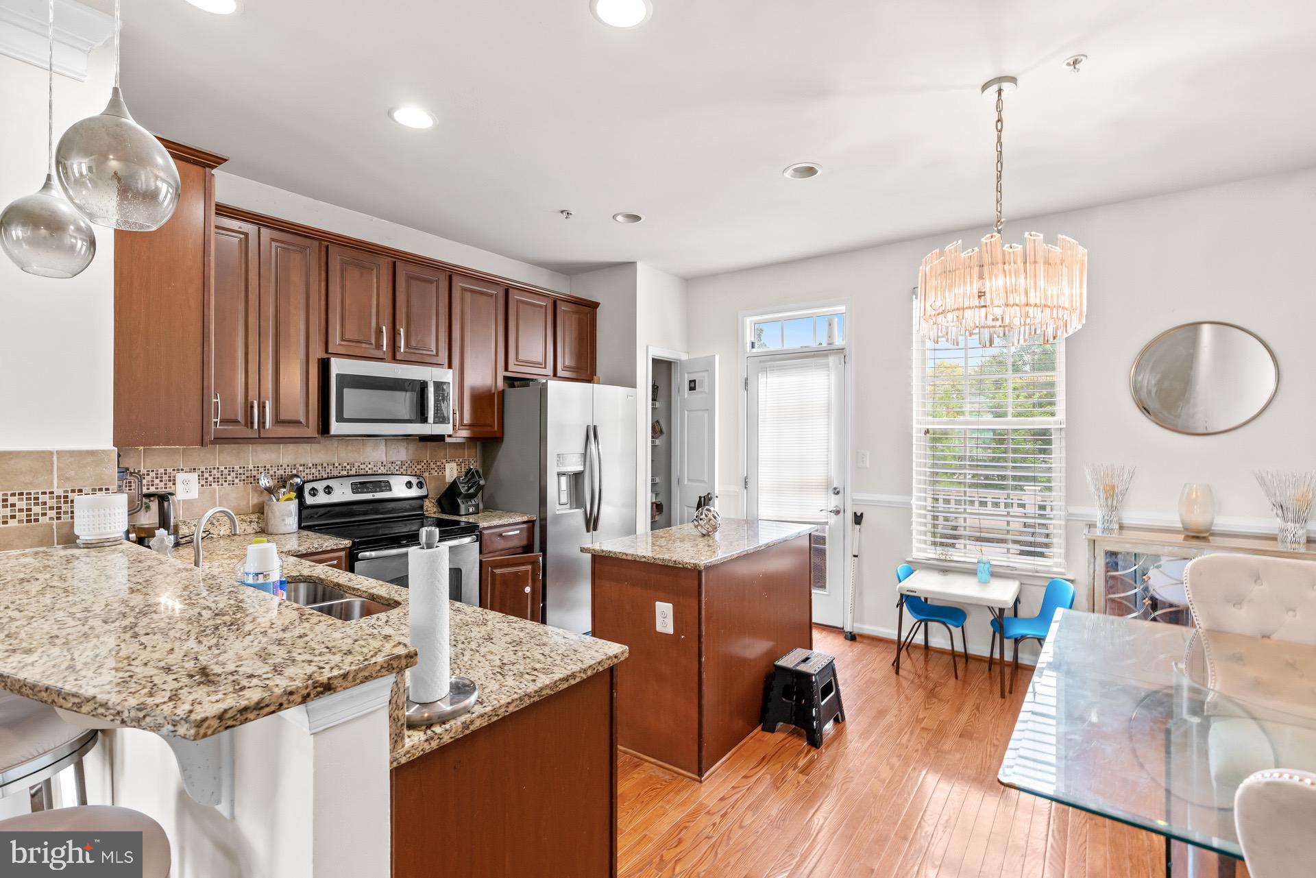 7233 Abbey Road Elkridge, MD 21075 - Photo 7 of 27