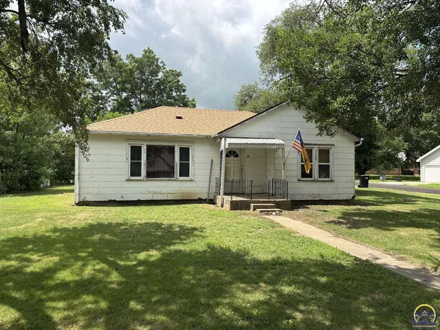$64,900 | 101 Cedar Street, Cottonwood Falls, KS 66845