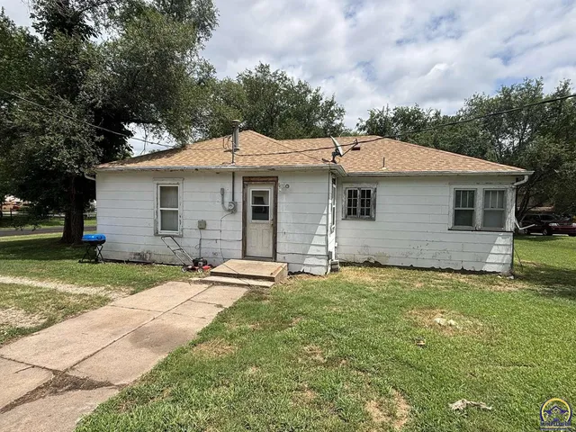 $64,900 | 101 Cedar Street, Cottonwood Falls, KS 66845