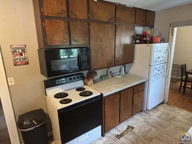 $64,900 | 101 Cedar Street, Cottonwood Falls, KS 66845