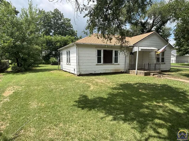 $64,900 | 101 Cedar Street, Cottonwood Falls, KS 66845