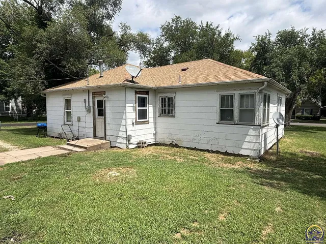 $64,900 | 101 Cedar Street, Cottonwood Falls, KS 66845