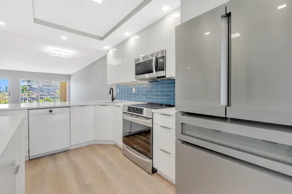 $599,900 | 750 North Ocean Boulevard, Unit 404, Pompano Beach, FL 33062