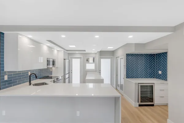 $599,900 | 750 North Ocean Boulevard, Unit 404, Pompano Beach, FL 33062