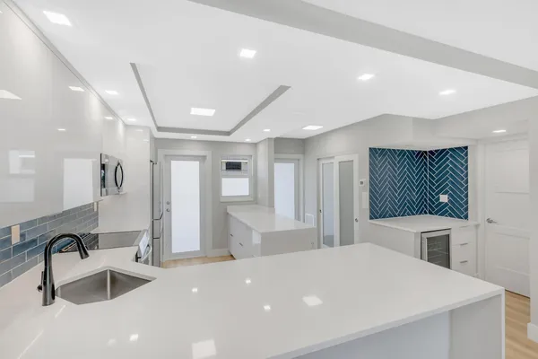 $599,900 | 750 North Ocean Boulevard, Unit 404, Pompano Beach, FL 33062