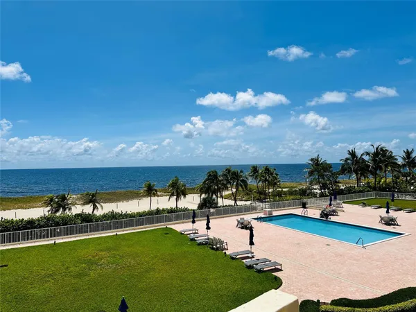 $599,900 | 750 North Ocean Boulevard, Unit 404, Pompano Beach, FL 33062