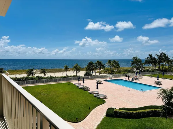 $599,900 | 750 North Ocean Boulevard, Unit 404, Pompano Beach, FL 33062
