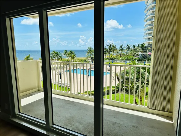 $599,900 | 750 North Ocean Boulevard, Unit 404, Pompano Beach, FL 33062