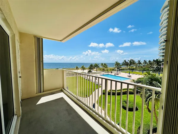 $599,900 | 750 North Ocean Boulevard, Unit 404, Pompano Beach, FL 33062