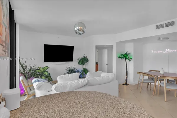 $4,900 | 1330 West Avenue, Unit 2409, Miami Beach, FL 33139