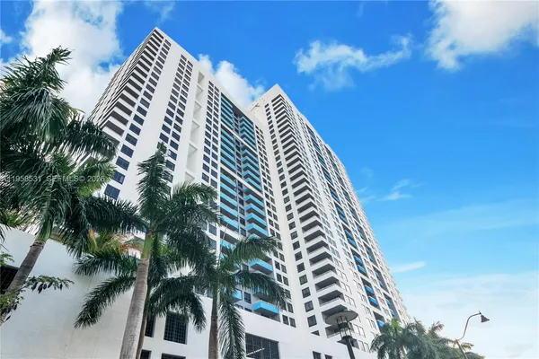 $4,900 | 1330 West Avenue, Unit 2409, Miami Beach, FL 33139