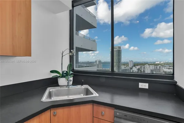 $4,900 | 1330 West Avenue, Unit 2409, Miami Beach, FL 33139