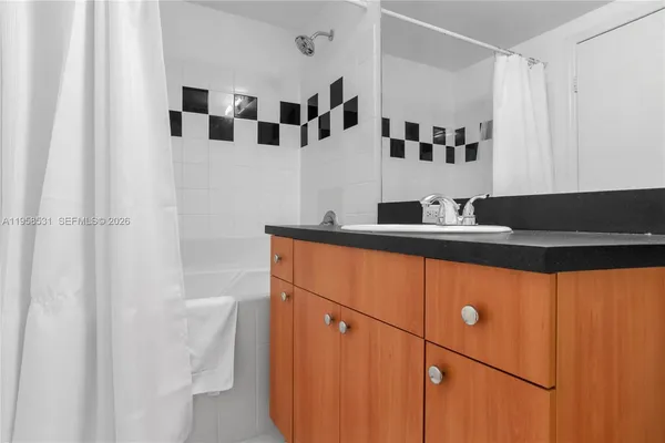 $4,900 | 1330 West Avenue, Unit 2409, Miami Beach, FL 33139