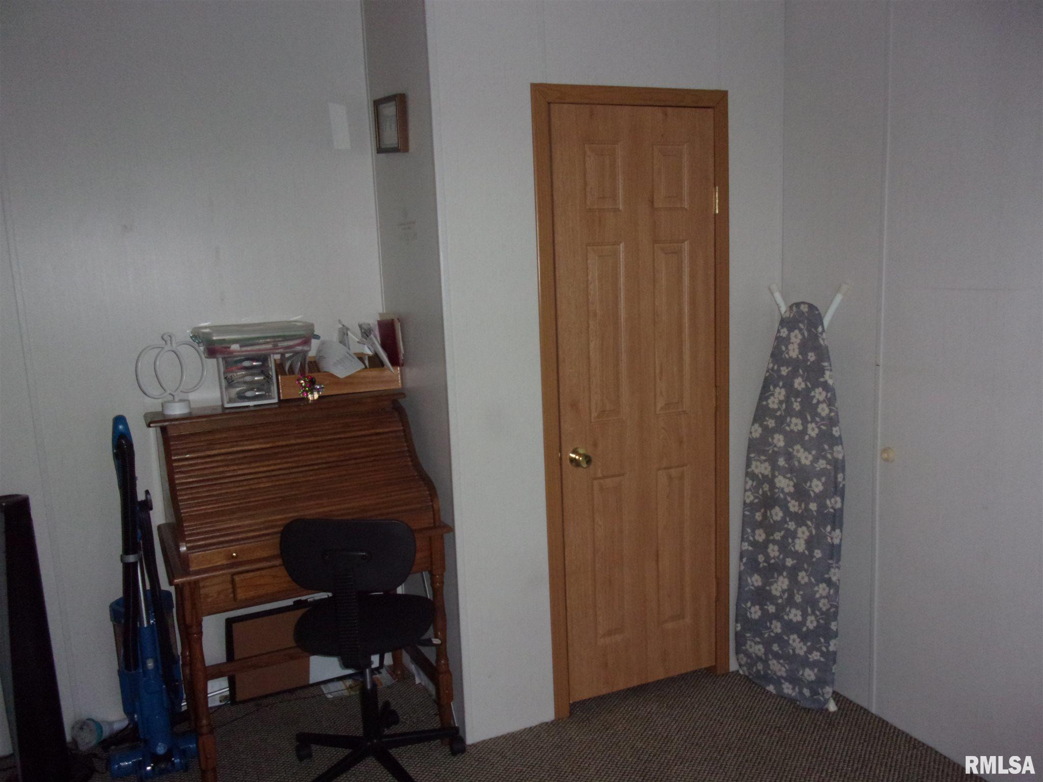 12725 Jolliff Bridge Road Centralia, IL 62801 - Photo 20 of 42