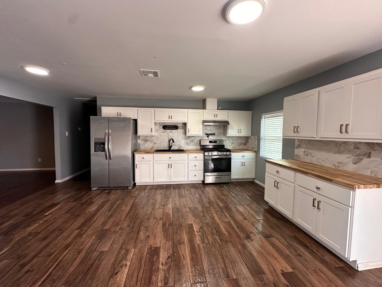 2120 Chestnut Lane Pasadena, TX 77502 - Photo 12 of 19 Kitchen
