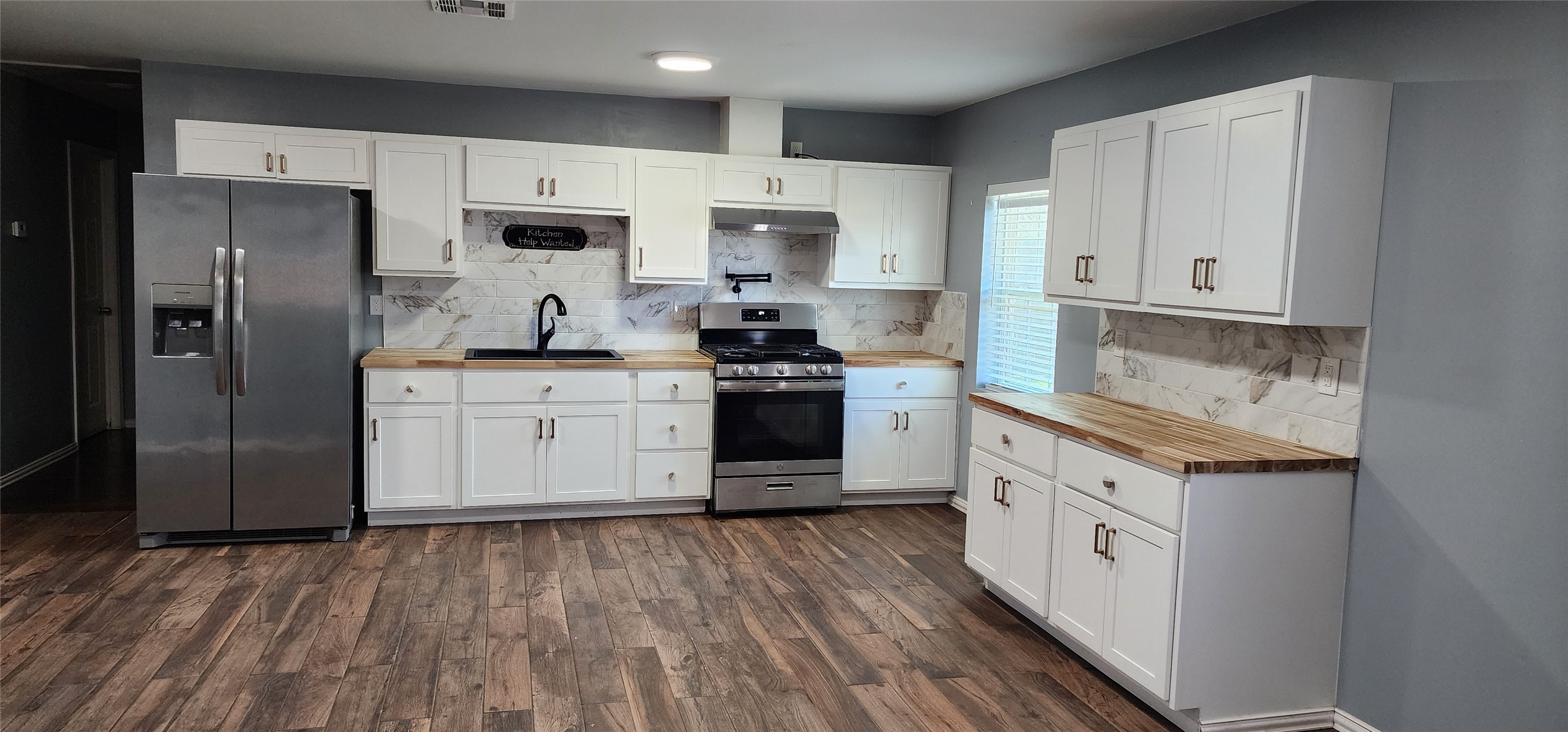 2120 Chestnut Lane Pasadena, TX 77502 - Photo 13 of 19 Kitchen