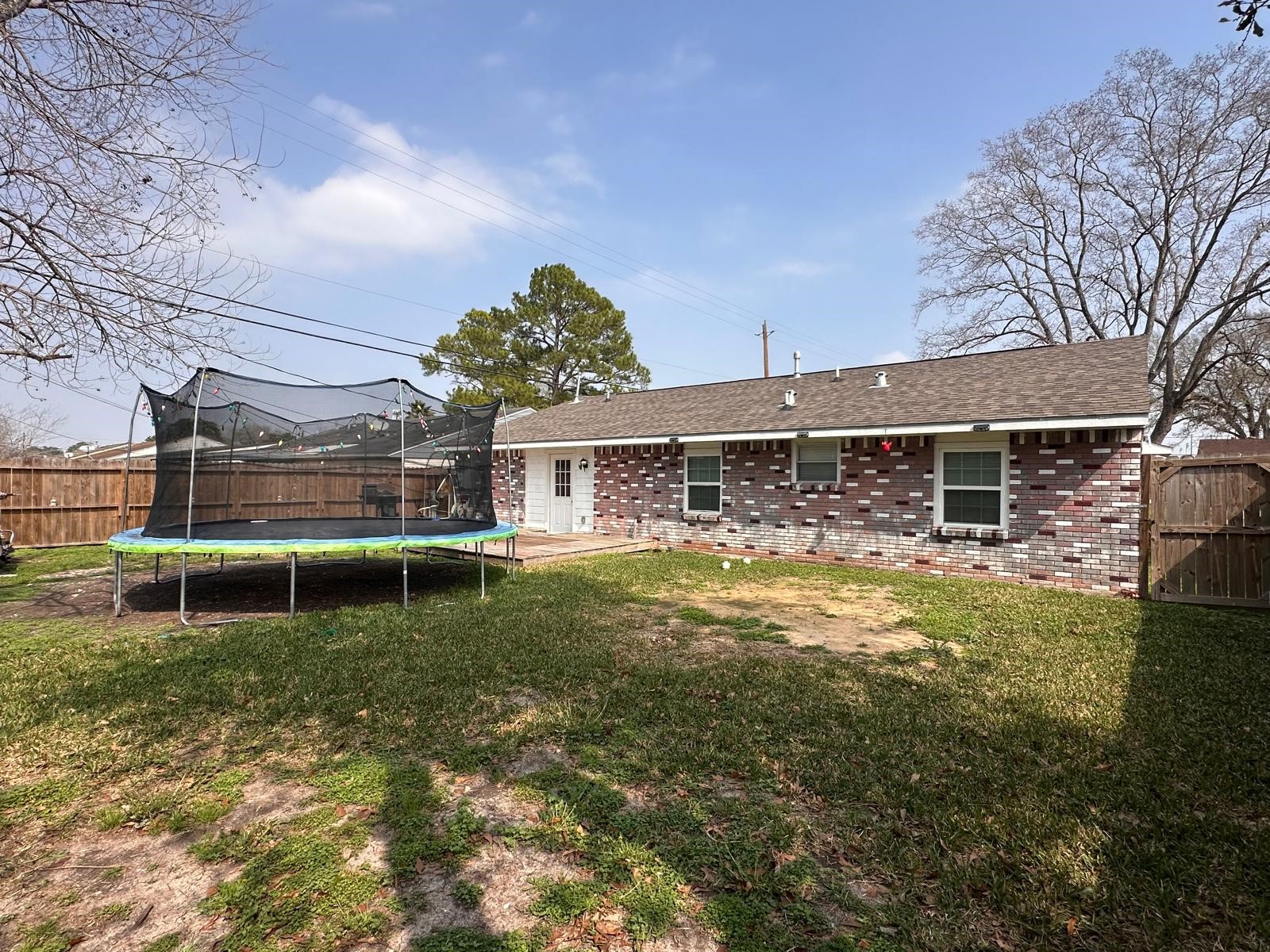 2120 Chestnut Lane Pasadena, TX 77502 - Photo 18 of 19 Trampoline