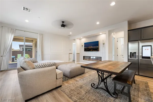 $3,400 | 110 Ibiza Lk Drive, Henderson, NV 89011