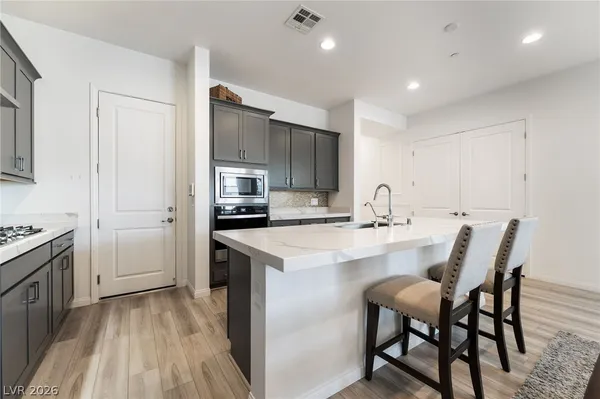 $3,400 | 110 Ibiza Lk Drive, Henderson, NV 89011