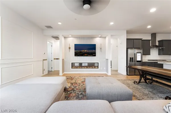 $3,400 | 110 Ibiza Lk Drive, Henderson, NV 89011