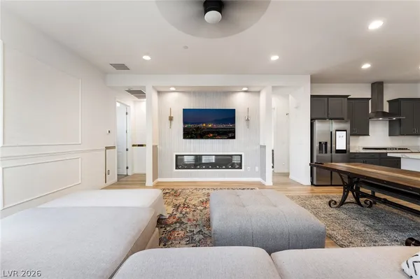 $3,400 | 110 Ibiza Lk Drive, Henderson, NV 89011