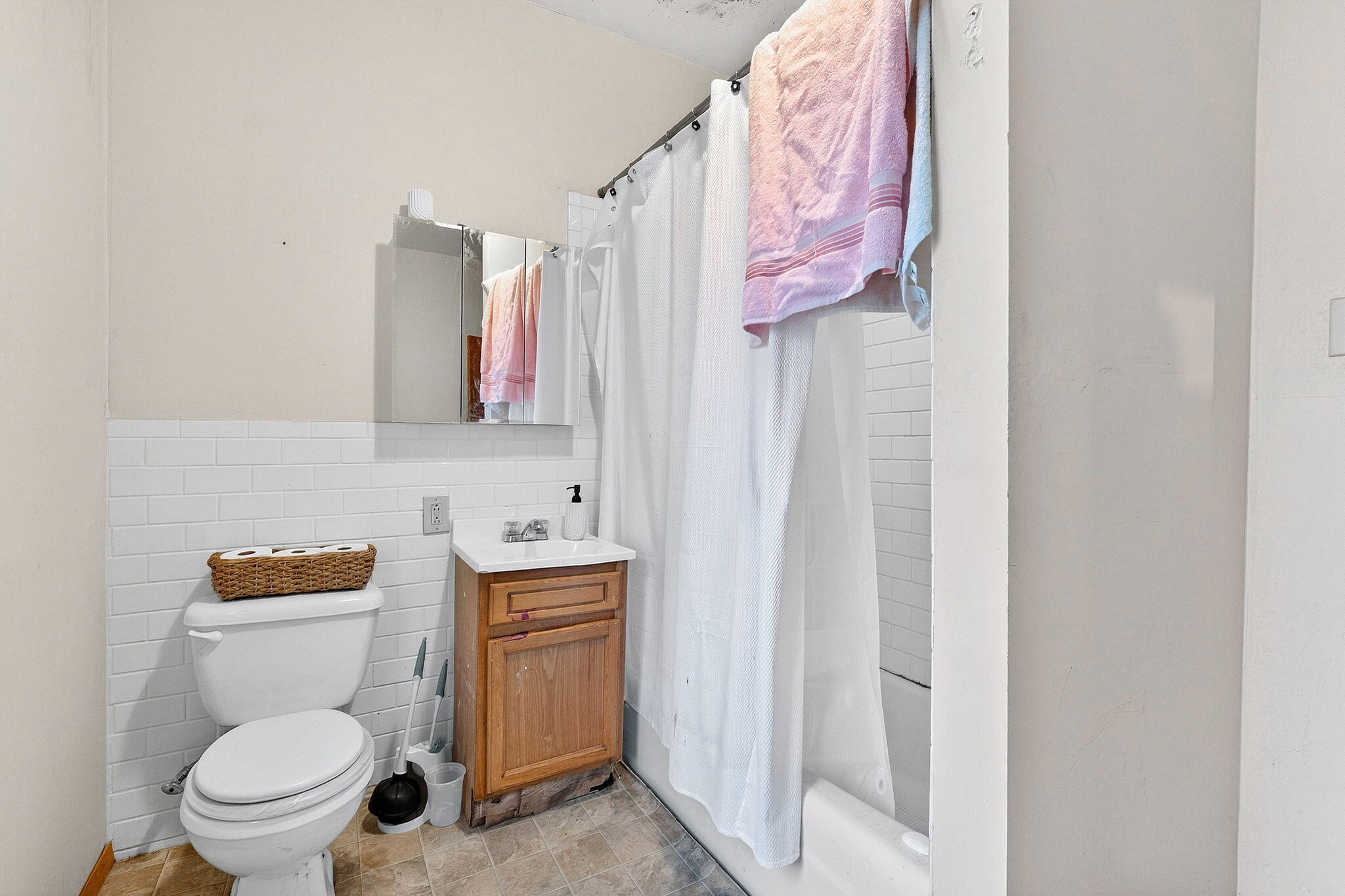 630 East Locust Street Milwaukee, WI 53212 - Photo 19 of 44 35-web-or-mls-P1227665-2