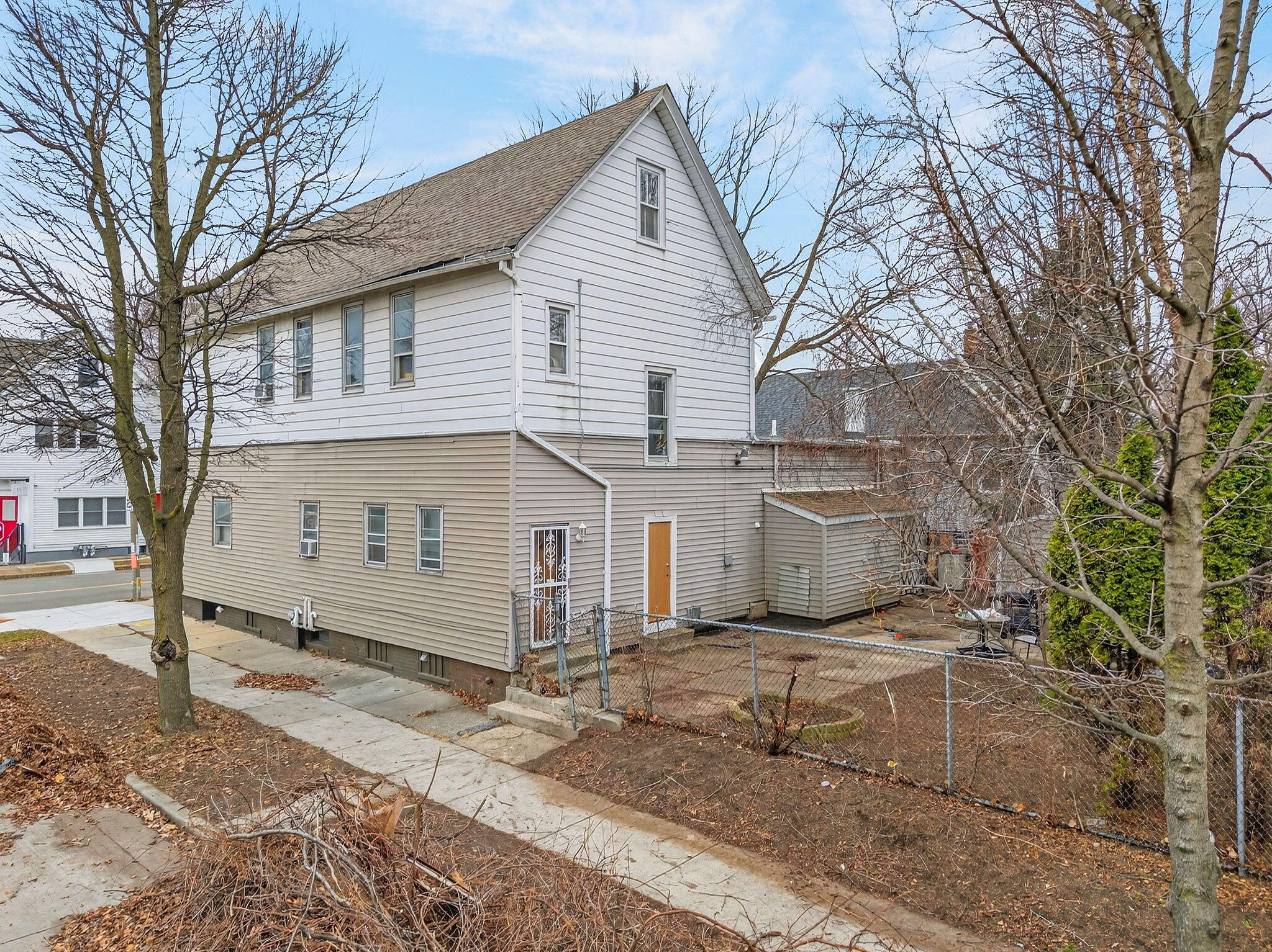 630 East Locust Street Milwaukee, WI 53212 - Photo 35 of 44 4-web-or-mls-DJI_20260314160521_0235_D