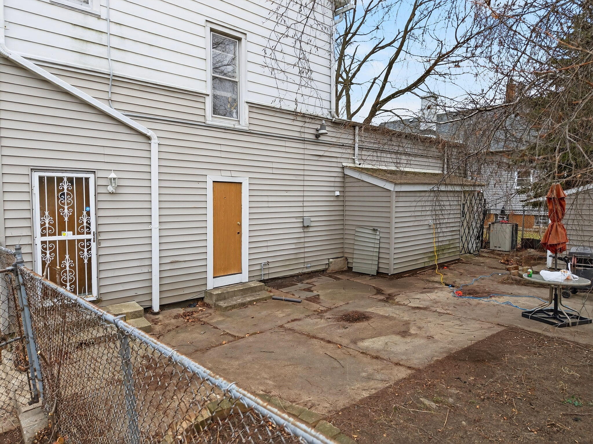 630 East Locust Street Milwaukee, WI 53212 - Photo 38 of 44 48-web-or-mls-DJI_20260314160656_0244_D