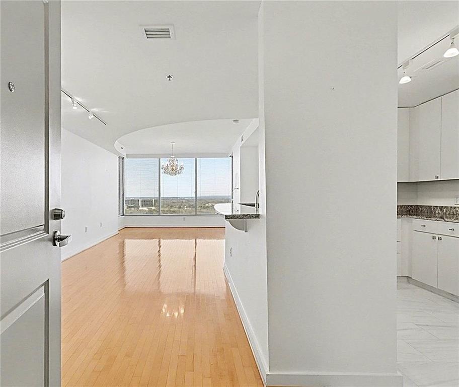 3338 Peachtree Road Atlanta, GA 30326 - Photo 4 of 37