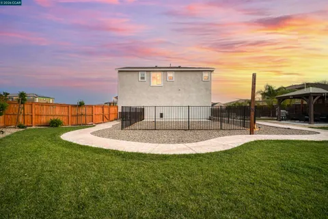 $939,000 | 1655 Apricot Court, Dixon, CA 95620