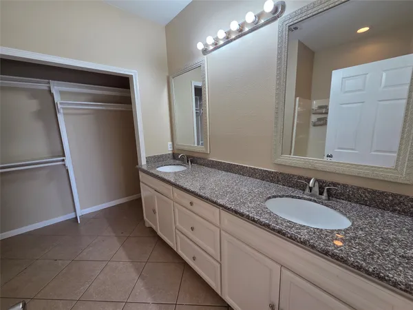 $1,850 | 928 Runneburg Road, Crosby, TX 77532