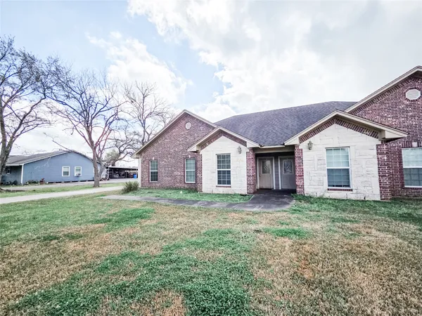 $1,850 | 928 Runneburg Road, Crosby, TX 77532