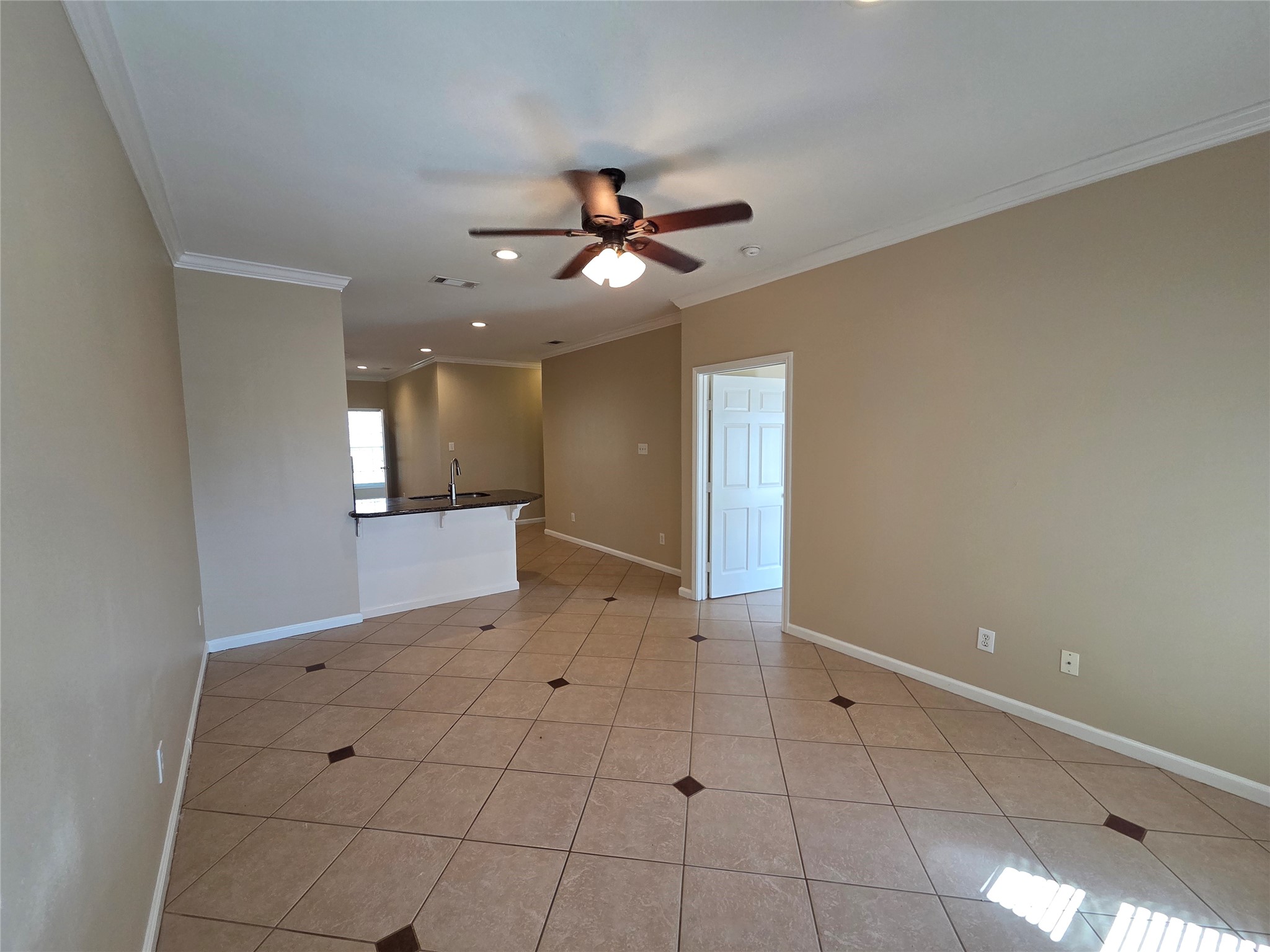 928 Runneburg Road Crosby, TX 77532 - Photo 5 of 27 Living room